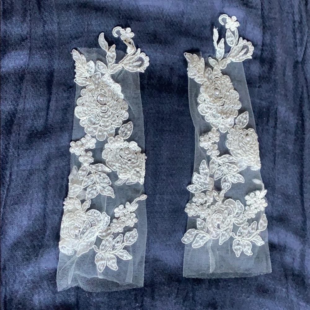Embroidered/beaded lace fingerless gloves